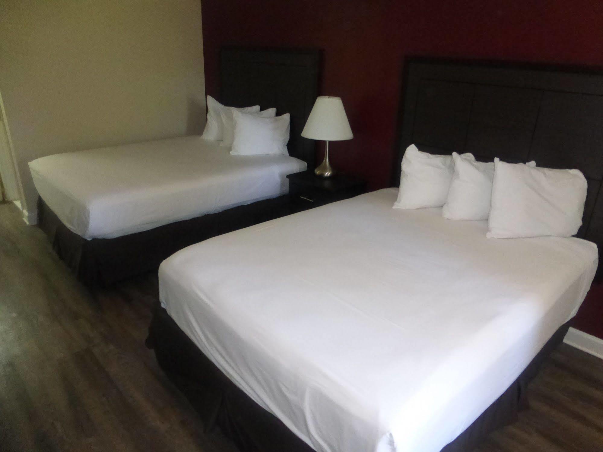 Red Roof Inn 福雷斯特城 外观 照片