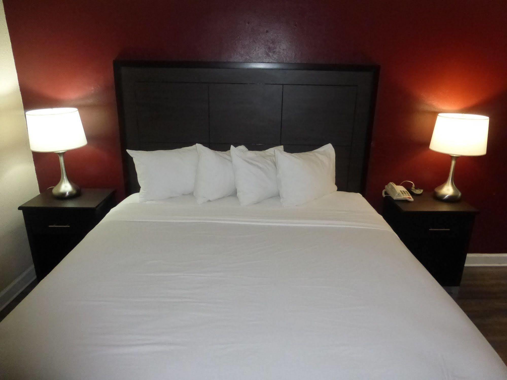Red Roof Inn 福雷斯特城 外观 照片
